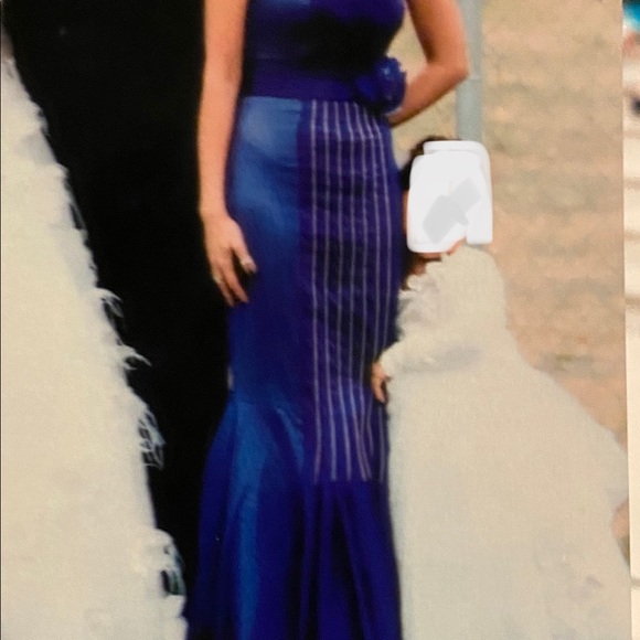 Designer dress for prom or special location - Picture 9 of 9